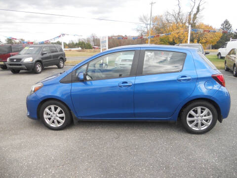 2015 Toyota Yaris 5-Door LE