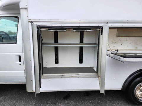 2018 Ford E-Series E-350 SD