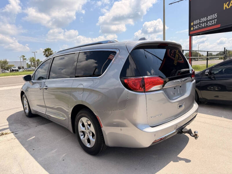 2017 Chrysler Pacifica Touring-L Plus