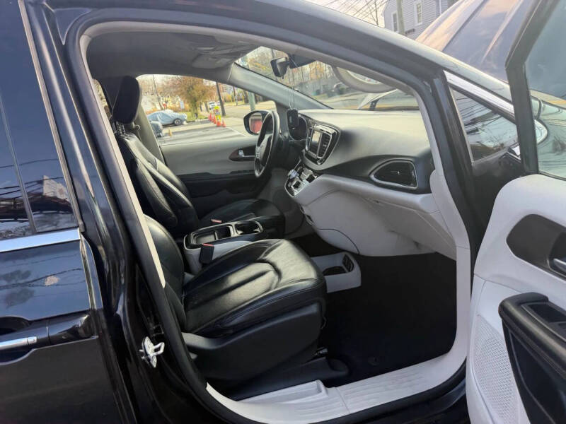 2018 Chrysler Pacifica Touring L