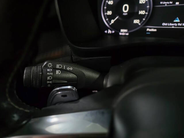 2020 Volvo XC40 T4 R-Design