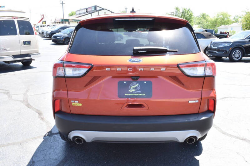 2020 Ford Escape SE