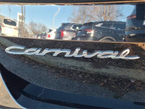 2022 Kia Carnival SX