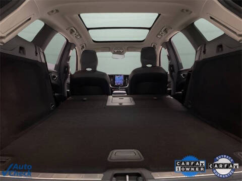 2025 Volvo XC60 B5 Plus Dark Theme