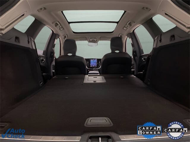 2025 Volvo XC60 B5 Plus Dark Theme