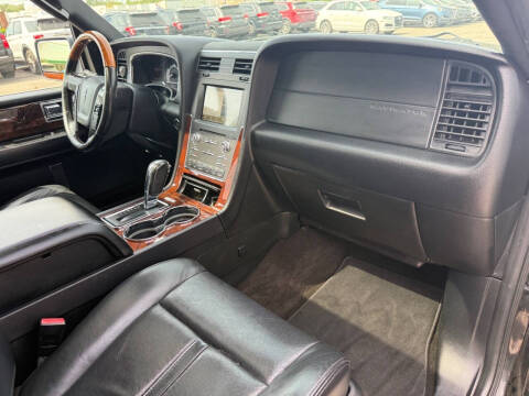2016 Lincoln Navigator Select