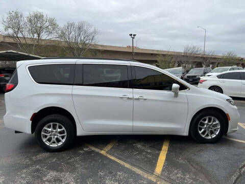 2022 Chrysler Pacifica Touring L