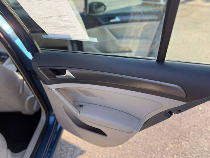 2018 Volkswagen Golf SportWagen