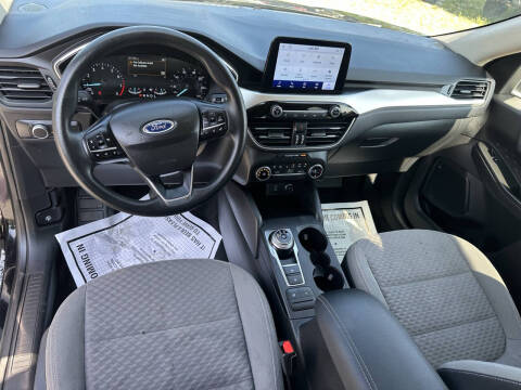 2020 Ford Escape SE