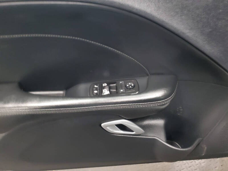 2015 Dodge Challenger SXT Plus