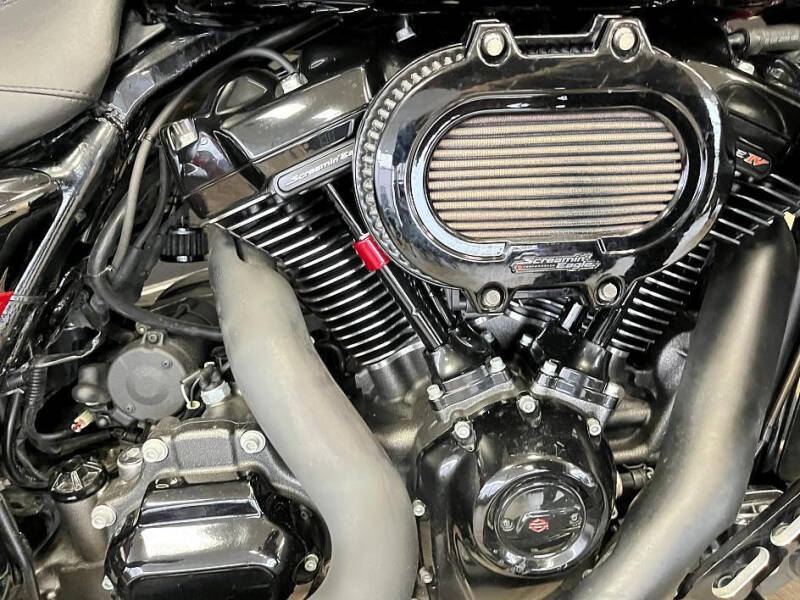 2017 Harley-Davidson CVO Street Glide * SCREAMIN EA