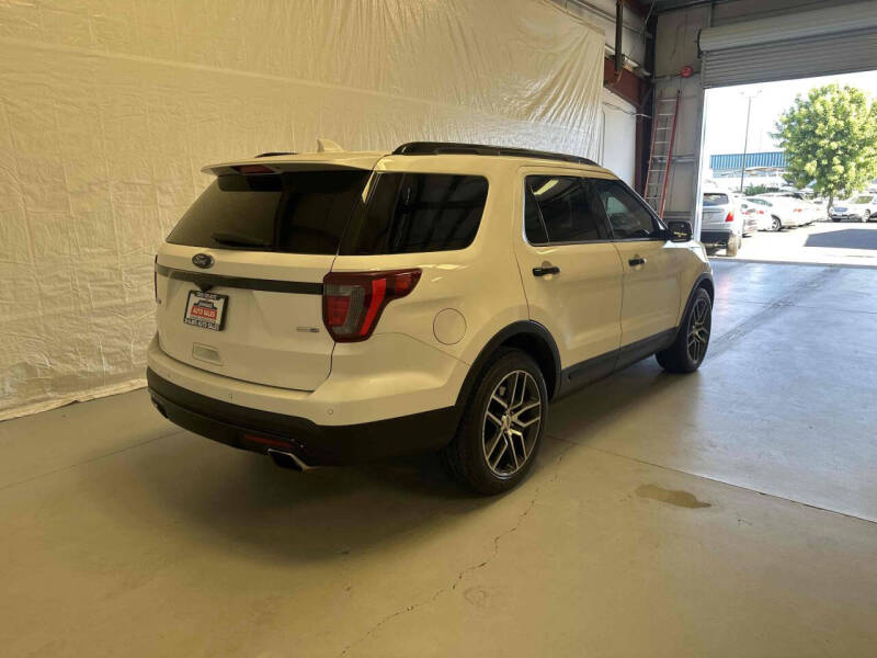 2016 Ford Explorer Sport