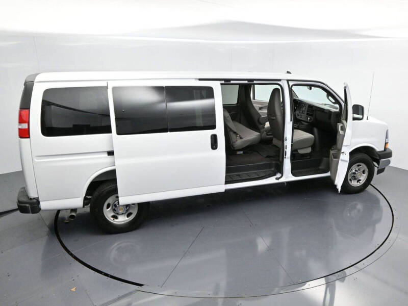 2025 Chevrolet Express LT 3500