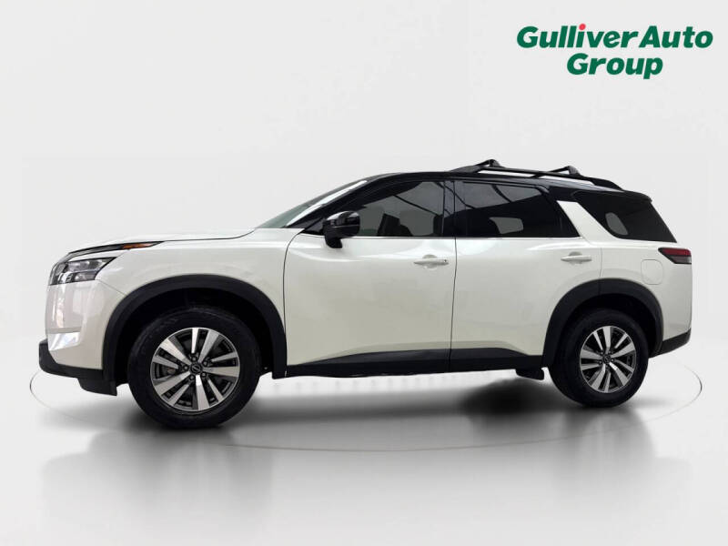 2023 Nissan Pathfinder SL