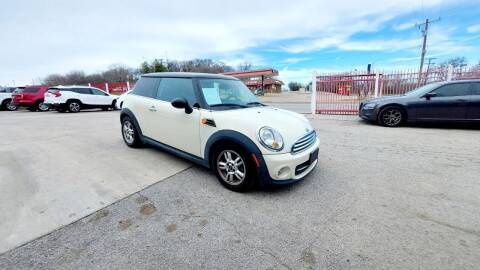 2012 MINI Cooper Hardtop for sale at Shaks Auto Sales Inc in Fort Worth TX