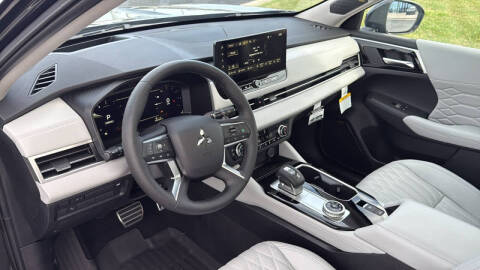 2025 Mitsubishi Outlander SEL Platinum Edition