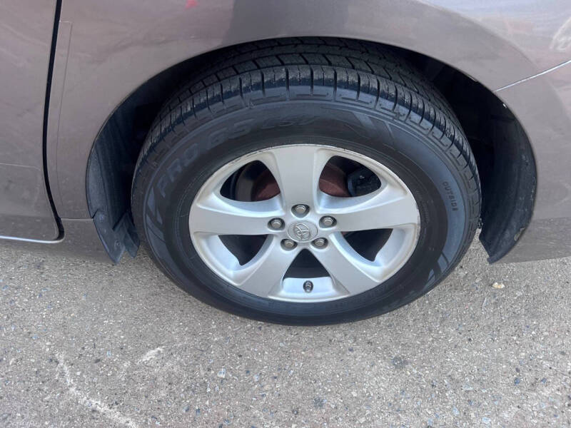 2017 Toyota Sienna LE 8-Passenger