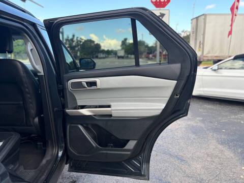 2024 Ford Explorer XLT