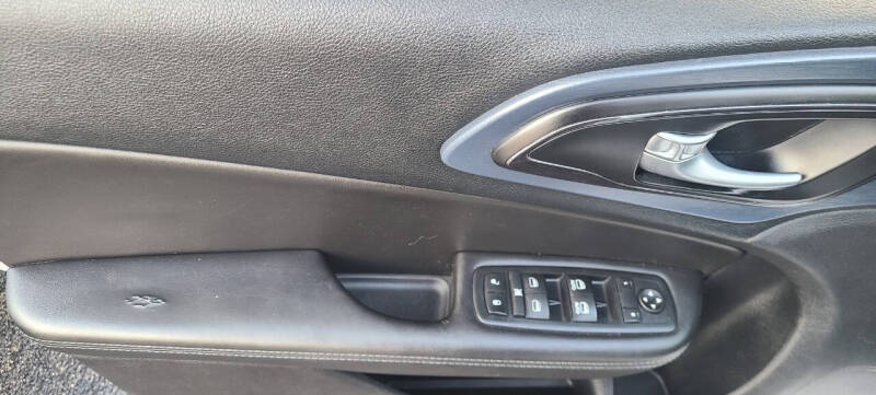 2016 Chrysler 200 S