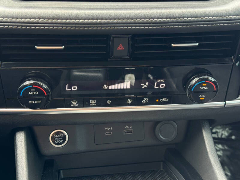 2022 Nissan Rogue SV
