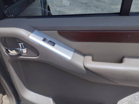 2008 Nissan Pathfinder LE