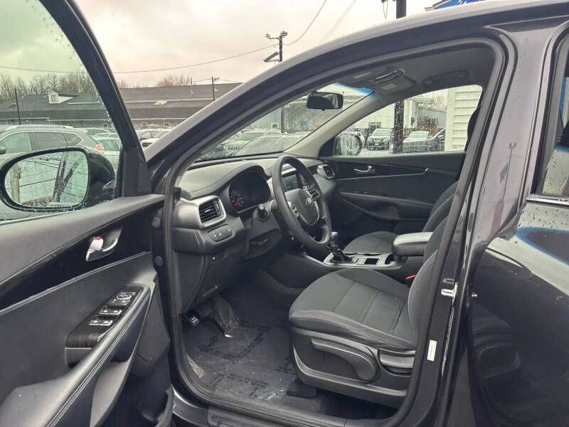 2019 Kia Sorento LX