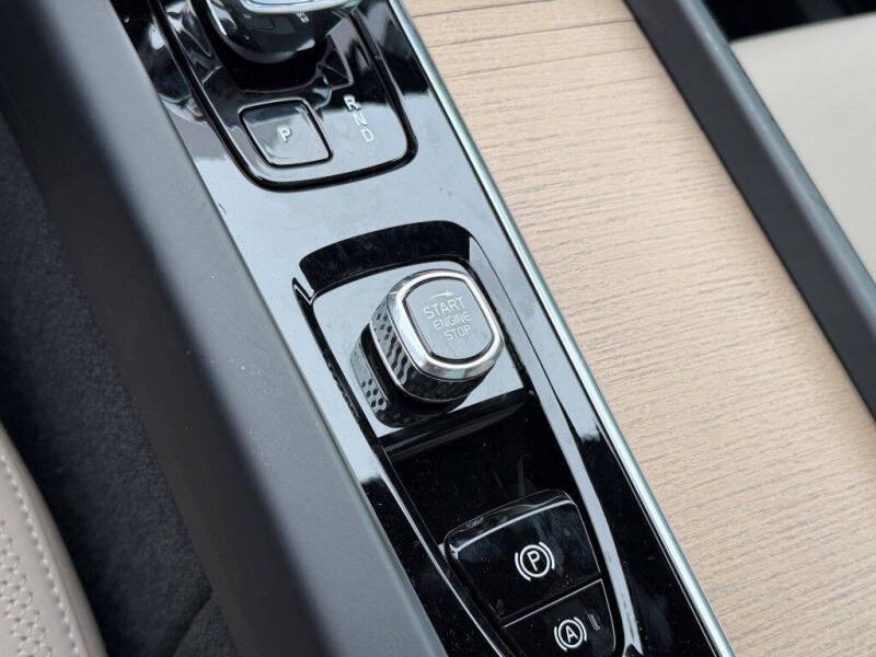 2026 Volvo XC60 B5 Core