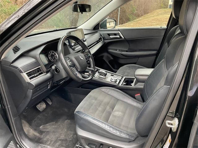 2023 Mitsubishi Outlander SE