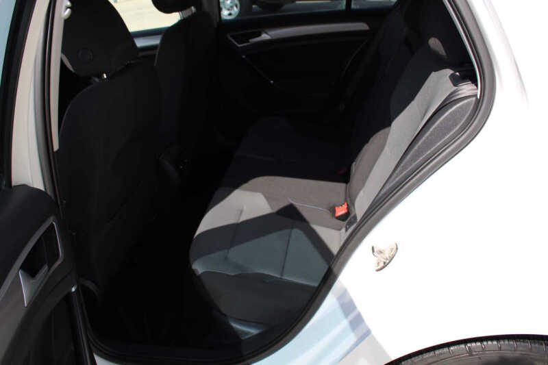 2016 Volkswagen e-Golf SE