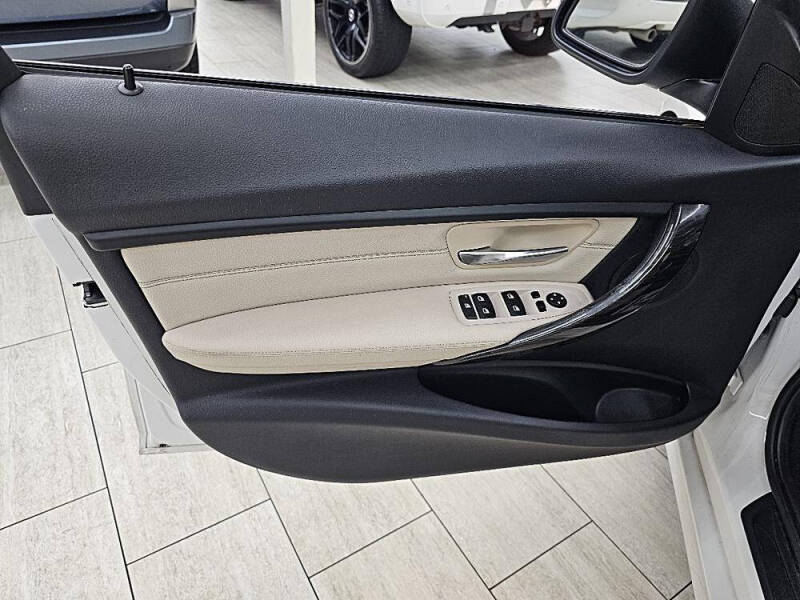 2015 BMW 3 Series 328i