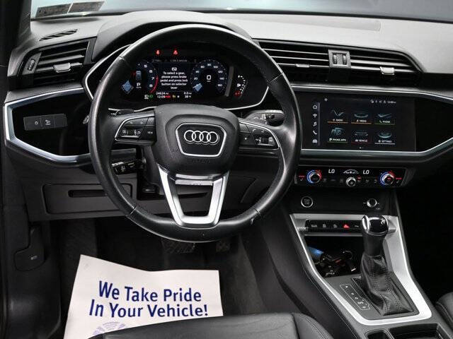 2022 Audi Q3 quattro S line Prem Plus 45 TFSI