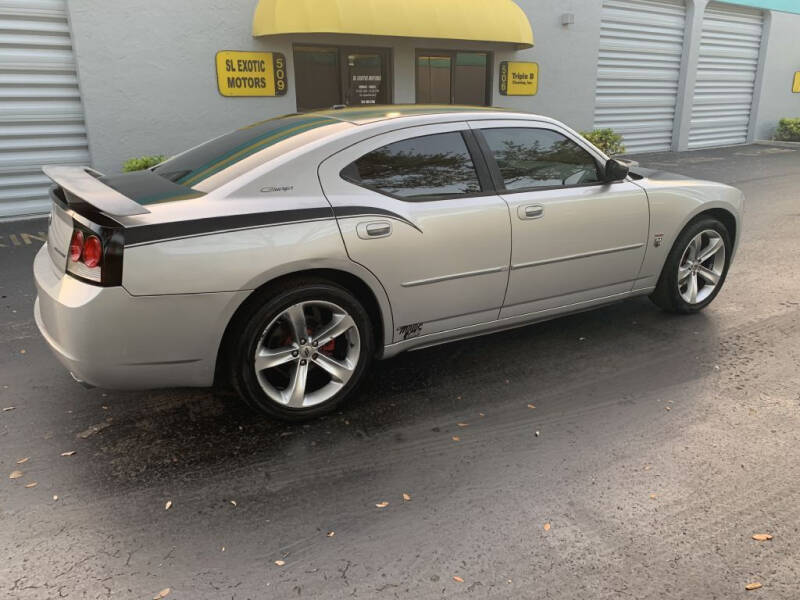 2009 Dodge Charger SE photo 4