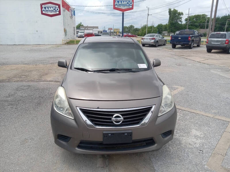2014 Nissan Versa 1.6 SV