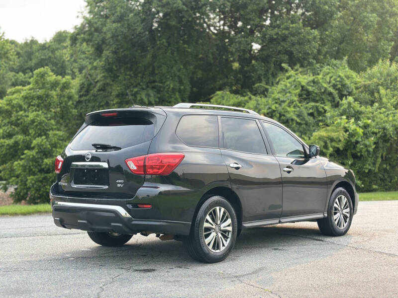 2018 Nissan Pathfinder SV