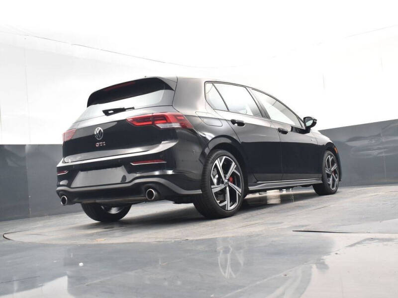 2025 Volkswagen Golf GTI SE