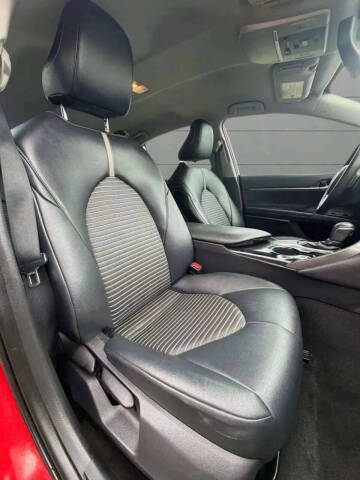 2020 Toyota Camry SE