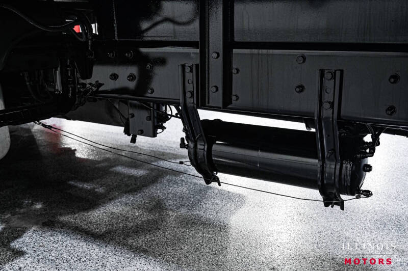 2005 Freightliner M2 106