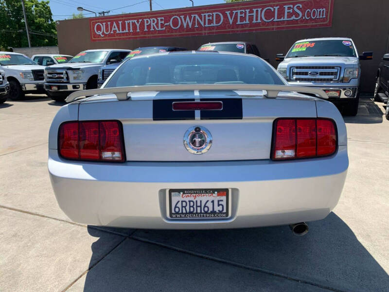 2006 Ford Mustang V6 Deluxe