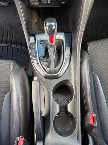 2019 Hyundai Veloster 2.0L Premium