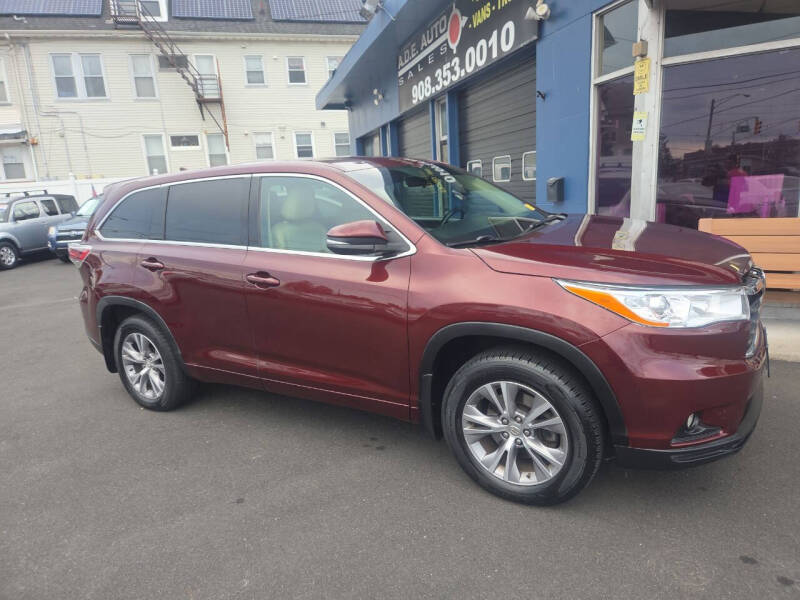 2015 Toyota Highlander LE Plus's photo