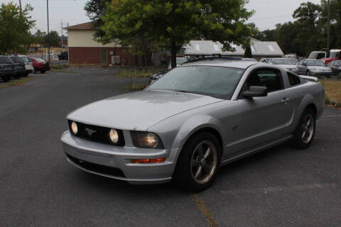 2006 Ford Mustang for sale at Auto Bahn Motors in Winchester VA