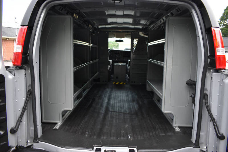 2023 GMC Savana 2500