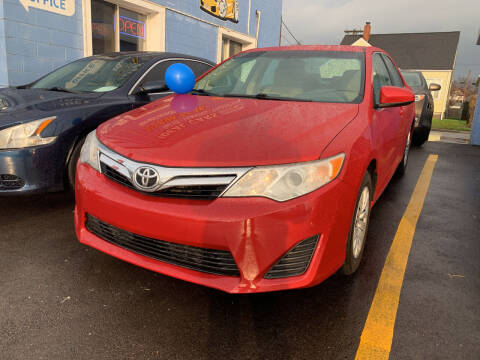 2012 Toyota Camry for sale at Ideal Cars in Hamilton OH