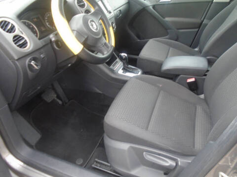 2011 Volkswagen Tiguan SE