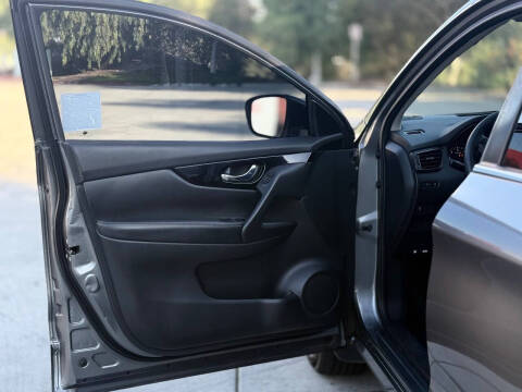 2017 Nissan Rogue Sport SV