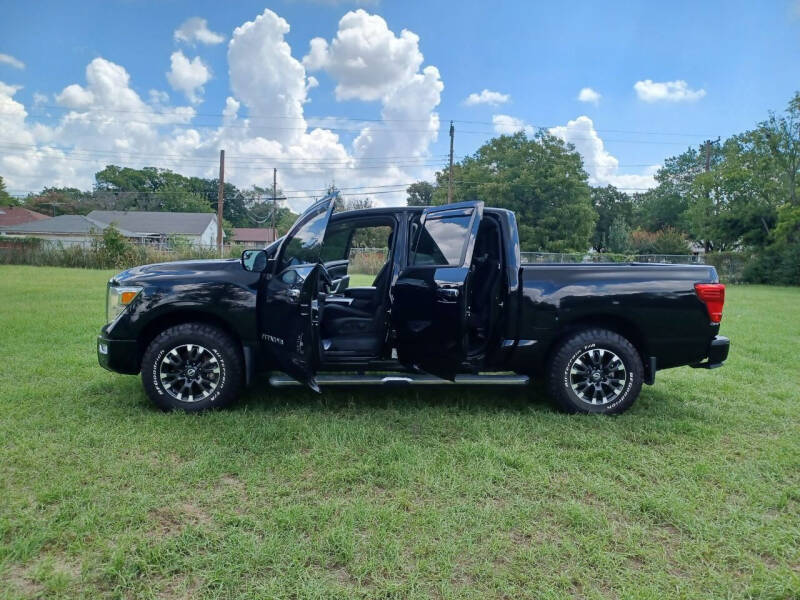 2021 Nissan Titan SV