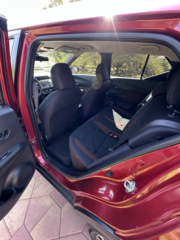 2020 Nissan Kicks SR