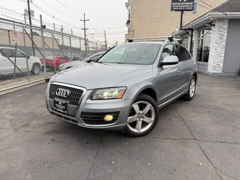2011 Audi Q5 2.0T quattro Premium Plus