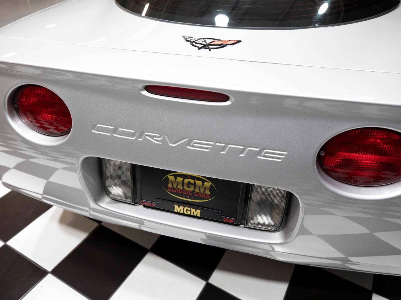 2004 Chevrolet Corvette 21