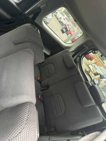 2011 Nissan Pathfinder LE